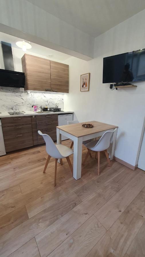 Appartement Cosy Entier, Parking Gratuit Dans La Rue Dijon Dış mekan fotoğraf